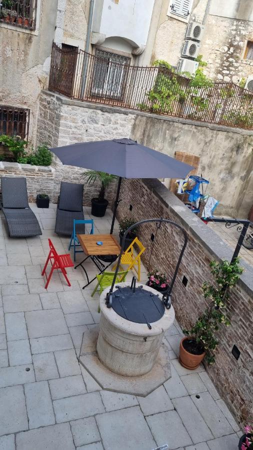 Dc II Downtown Apartment Ровінь Екстер'єр фото