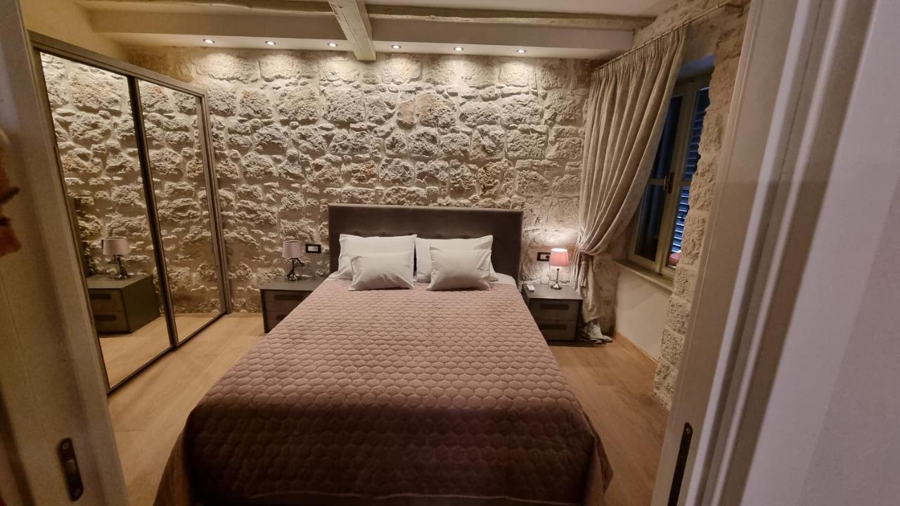Dc II Downtown Apartment Ровінь Екстер'єр фото