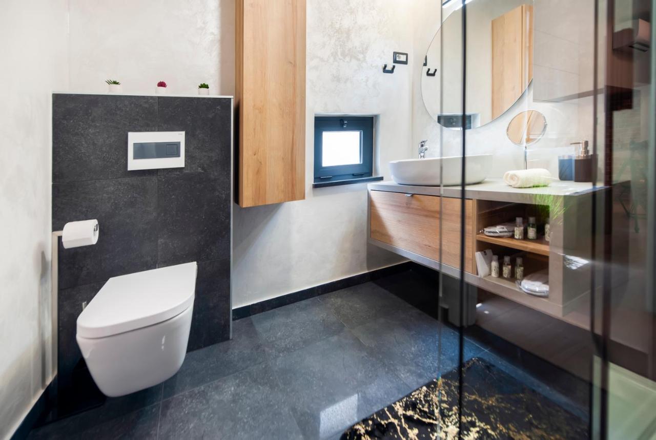 Dc II Downtown Apartment Ровінь Екстер'єр фото