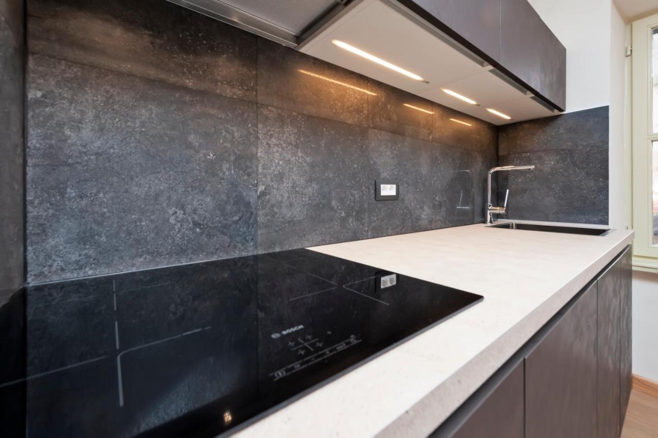 Dc II Downtown Apartment Ровінь Екстер'єр фото