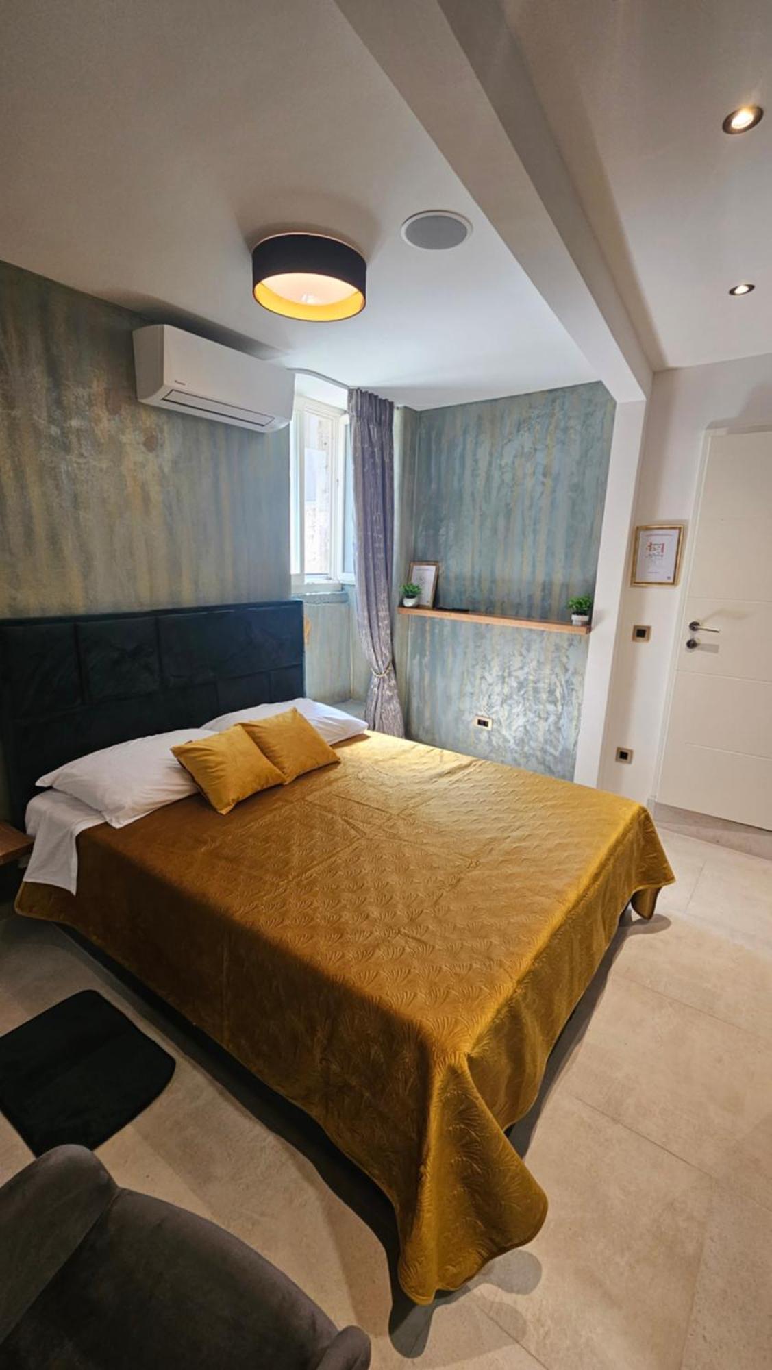 Dc II Downtown Apartment Ровінь Номер фото